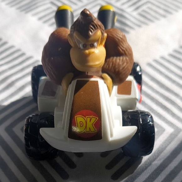 Set of 4 Mario Kart 8 Deluxe McDonald's Toys - Mario Luigi Peach Donkey Kong DK - Picture 12 of 16
